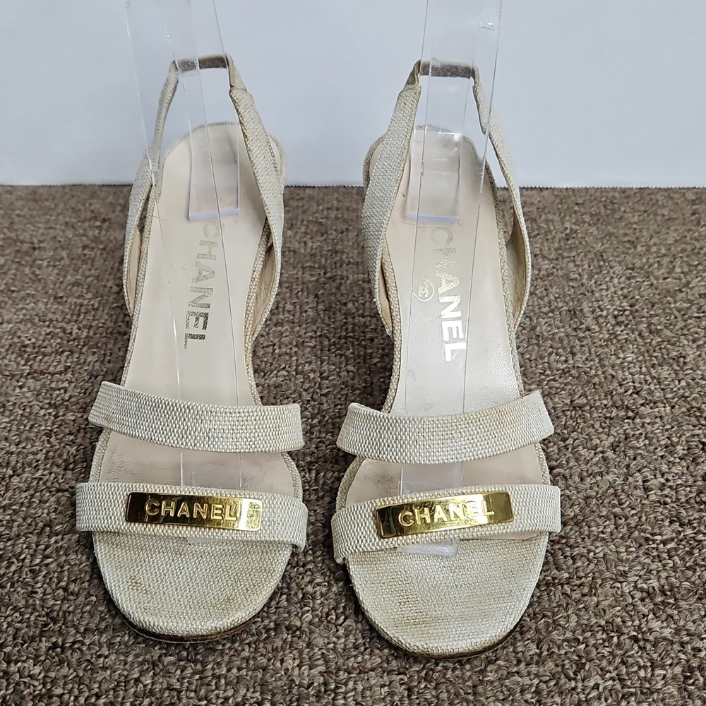 Chanel Beige Fabric Slingback Heels Gold Tone Metal Plate Sz 36 Womens - Picture 2 of 10